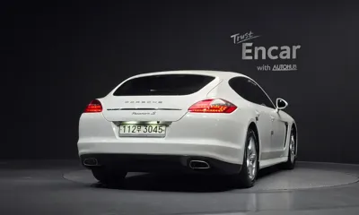 Porsche Panamera 2011, 90720 км, за 12800.32 USD
