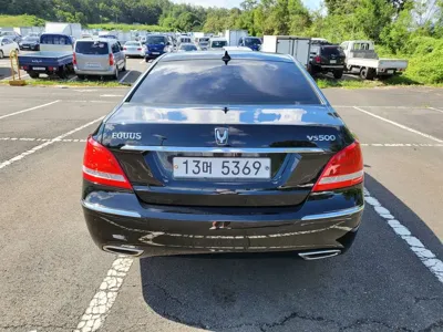 Hyundai Equus 2012, 255000 км, за 3046.36 USD