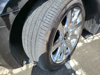 Hyundai Equus 2012, 255000 км, за 3046.36 USD