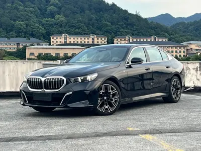 BMW 5 Series · 2025 год