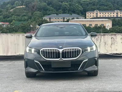 BMW 5 Series 2025, 3700 км, за 47572.55 USD