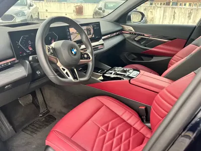 BMW 5 Series 2025, 3700 км, за 47572.55 USD