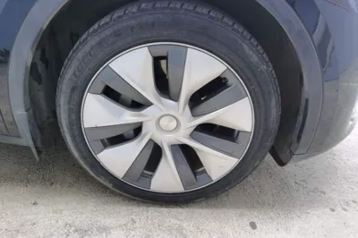 Tesla Model Y 2022, 111800 км, за 25406 USD