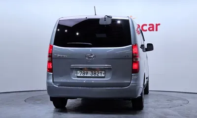 Hyundai Starex 2017, 147035 км, за 7333.99 USD