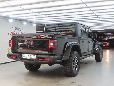 Jeep Gladiator 2025, 10799 км, за 48755.1 USD