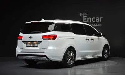 Kia Canival 2018, 88629 км, за 10343.49 USD