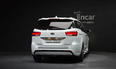 Kia Canival 2018, 88629 км, за 10343.49 USD