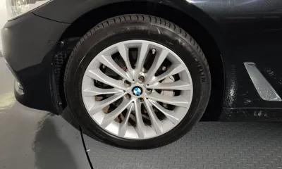BMW 5-Series 2019, 68213 км, за 17866.52 USD