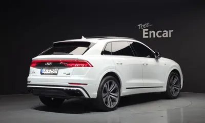 Audi Q8 2023, 73831 км, за 43583.08 USD