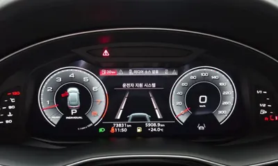 Audi Q8 2023, 73831 км, за 43563.18 USD - фото 8
