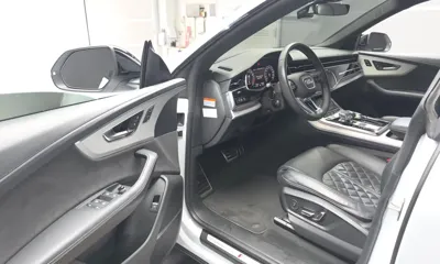 Audi Q8 2023, 73831 км, за 43563.18 USD - фото 10