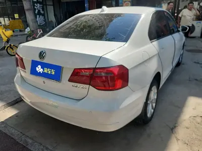 Volkswagen Jetta 2014, 93400 км, за 1912.85 USD