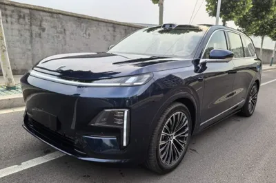 Deepal S09 · 2025 год