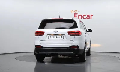 Kia Sorento 2015, 182825 км, за 5814.34 USD