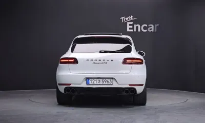 Porsche Macan 2018, 71501 км, за 26752.56 USD
