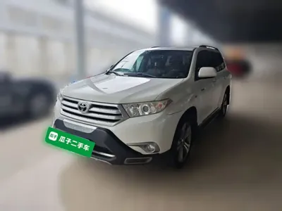 Toyota Highlander 2014, 136800 км, за 7647.08 USD