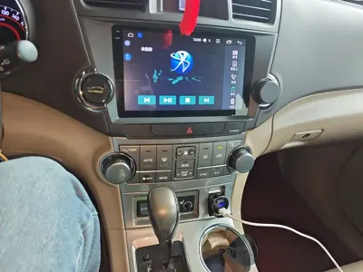 Toyota Highlander 2014, 136800 км, за 7647.08 USD - фото 10