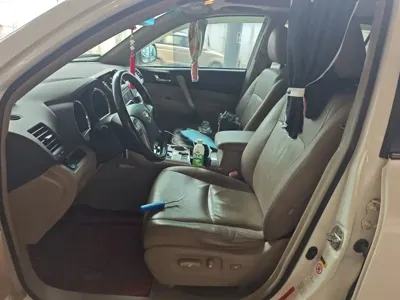 Toyota Highlander 2014, 136800 км, за 7647.08 USD - фото 12