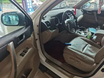 Toyota Highlander 2014, 136800 км, за 7647.08 USD - фото 13