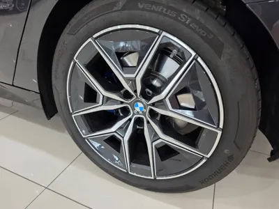 BMW 5-Series 2025, 11797 км, за 46884.14 USD