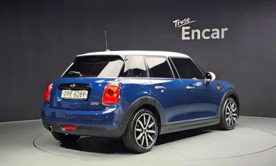 MINI Cooper 2017, 178153 км, за 4225.44 USD