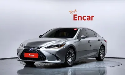 Lexus ES · 2022 год