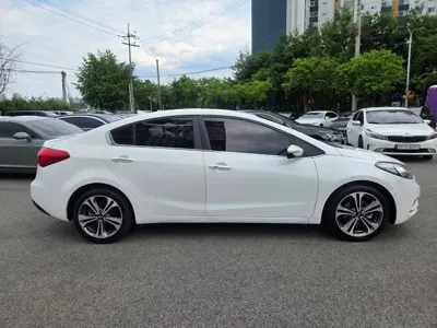 Kia K3 2015, 134727 км, за 3931.99 USD