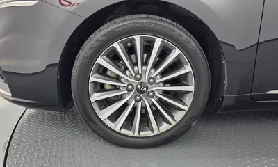 Kia K7 2016, 107911 км, за 6163.84 USD