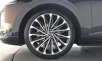 Hyundai Grandeur 2023, 41892 км, за 24785.35 USD