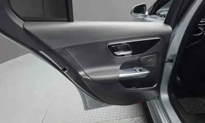 Mercedes-Benz C-Class 2023, 51583 км, за 28160.69 USD - фото 25