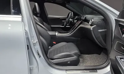 Mercedes-Benz C-Class 2023, 51583 км, за 28160.69 USD - фото 26