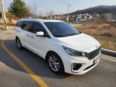 Kia Canival · 2019 год