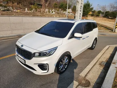 Kia Canival 2019, 92497 км, за 13159.62 USD