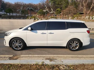 Kia Canival 2019, 92497 км, за 13159.62 USD