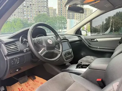 Mercedes-Benz R-Class 2013, 160000 км, за 5856.27 USD
