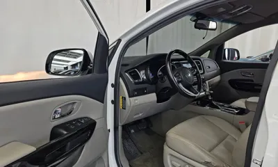 Kia Canival 2019, 138457 км, за 57819.46 USD - фото 10