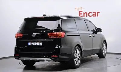Kia Canival 2019, 131323 км, за 8867.57 USD