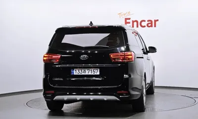 Kia Canival 2019, 131323 км, за 8867.57 USD