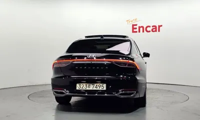 Hyundai Grandeur 2022, 114915 км, за 13450.18 USD
