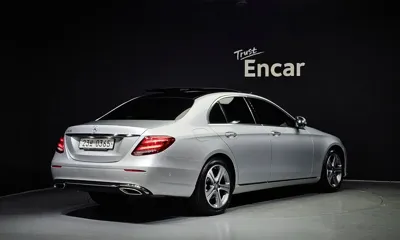 Mercedes-Benz E-Class 2017, 42656 км, за 15732.43 USD