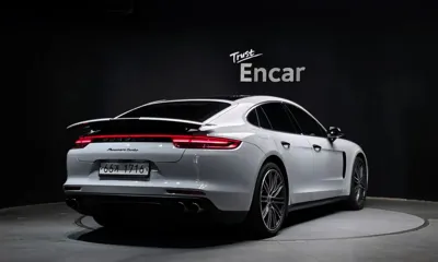 Porsche Panamera 2018, 153828 км, за 43475.38 USD