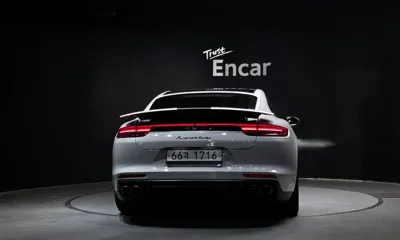 Porsche Panamera 2018, 153828 км, за 43475.38 USD
