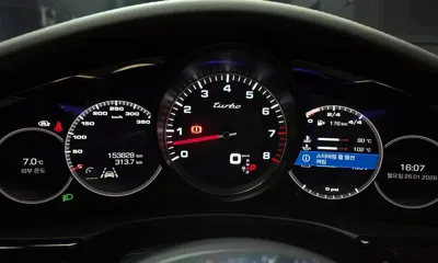Porsche Panamera 2018, 153828 км, за 43475.38 USD - фото 8