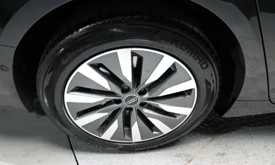 Audi A6 2021, 35633 км, за 19154.28 USD