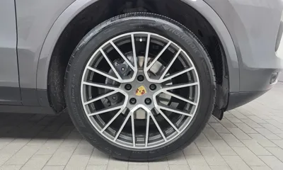 Porsche Cayenne 2021, 179098 км, за 33907.26 USD