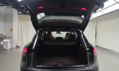 Porsche Cayenne 2021, 179098 км, за 33907.26 USD - фото 20