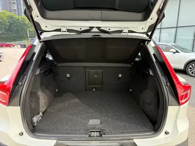 Volvo XC40 2020, 70000 км, за 9917.41 USD - фото 17