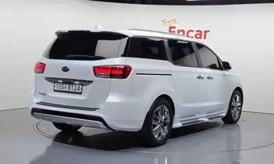 Kia Canival 2015, 167356 км, за 6341.82 USD
