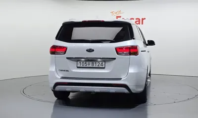 Kia Canival 2015, 167356 км, за 6341.82 USD