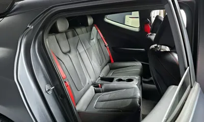 Hyundai Veloster 2018, 116256 км, за 7595.19 USD - фото 11
